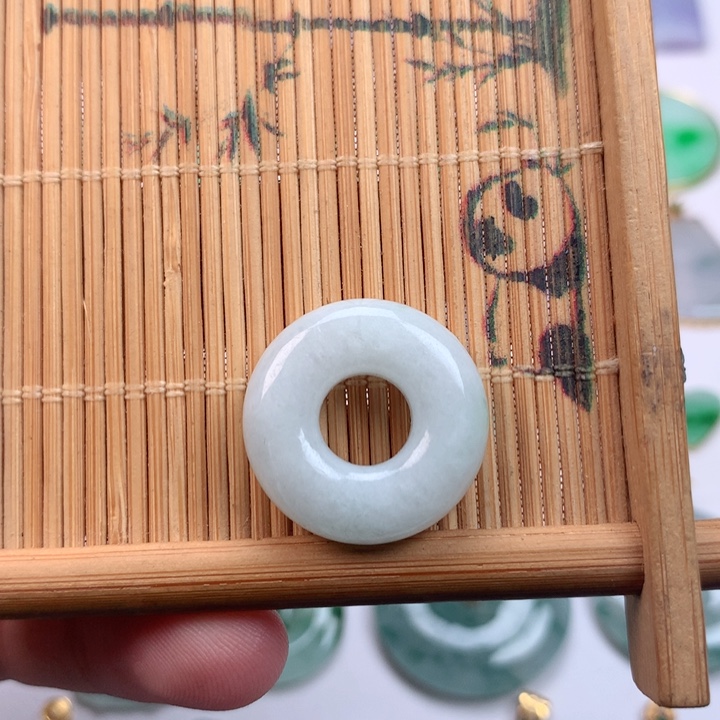 翡翠未镶嵌颈饰缅甸天然翡翠a货