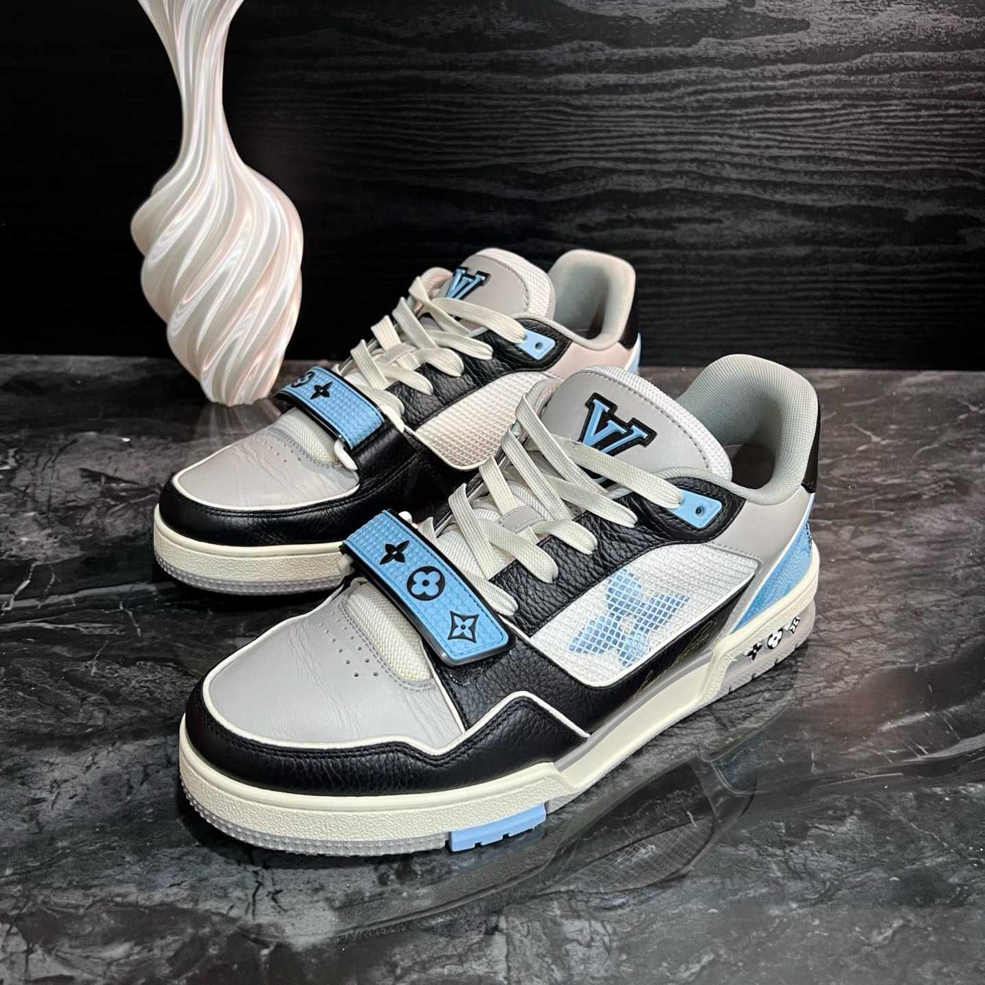 99新 LouisVuitton/路易威登 1961/41.5码/黑蓝魔术贴Trainer板鞋