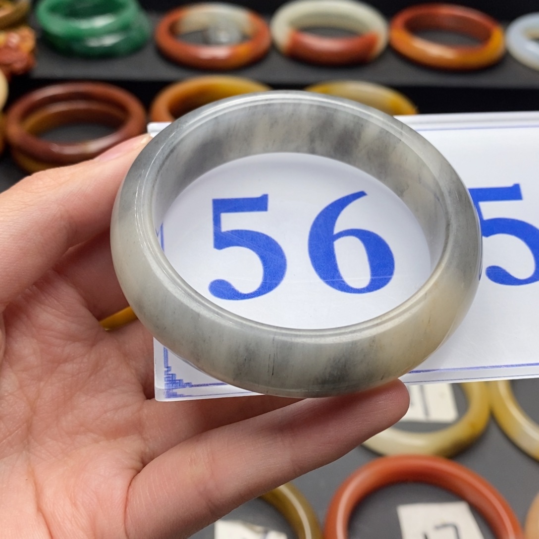 石英质玉（黄龙玉）手镯未镶嵌