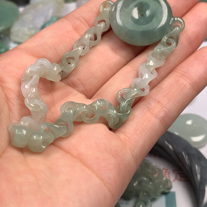 翡翠未镶嵌颈饰翡翠