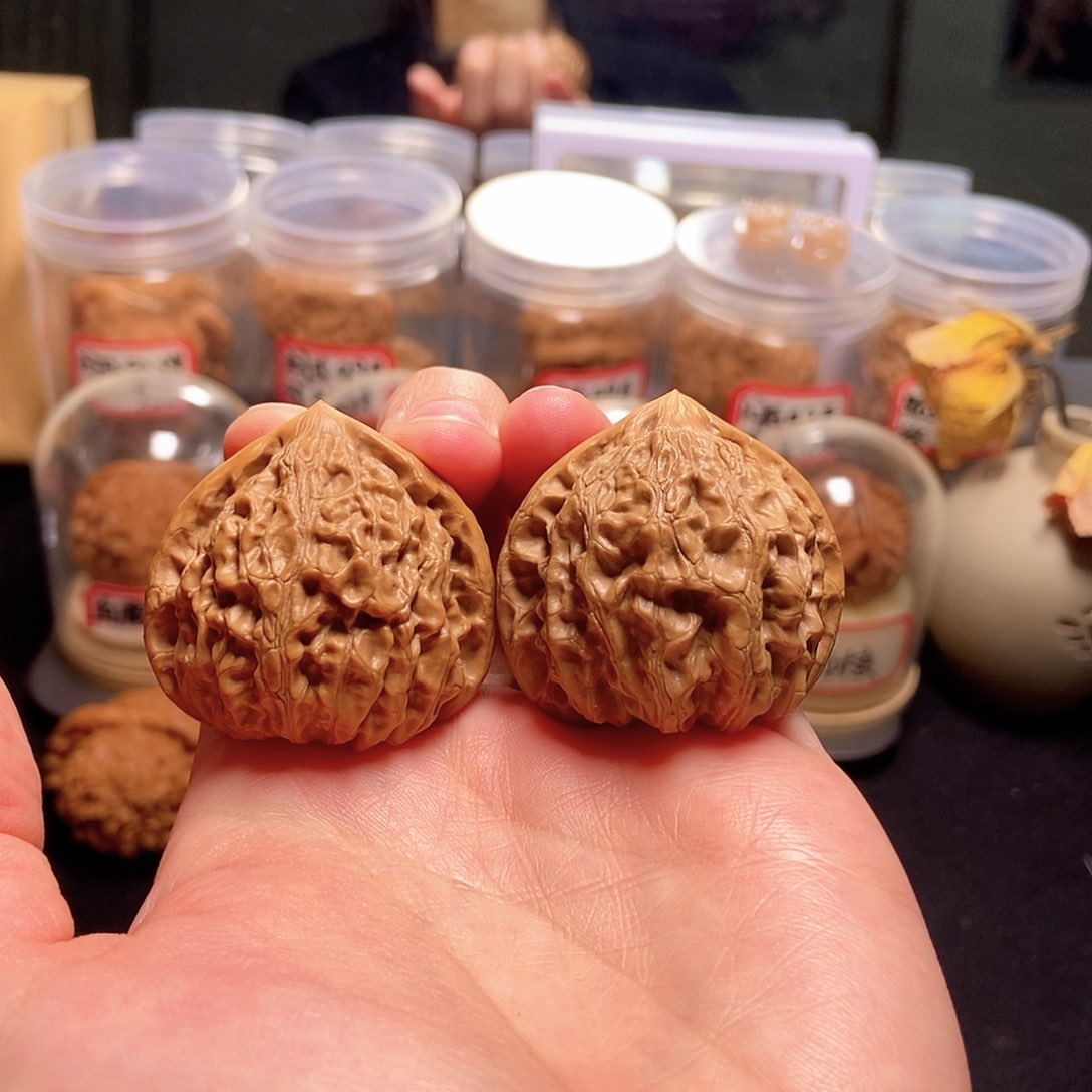 柏香籽/百香籽把件40金牛浅修精打底