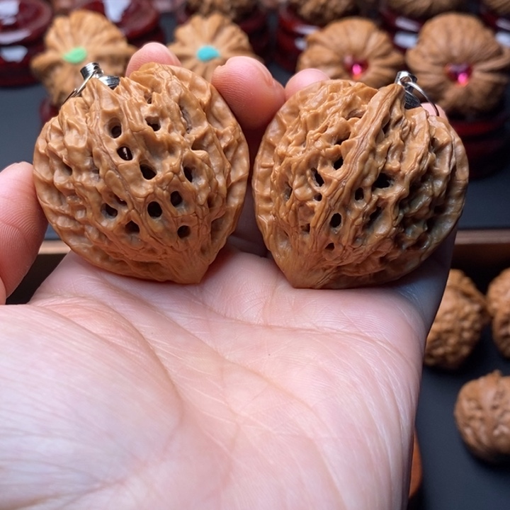 文玩核桃吊坠灯笼