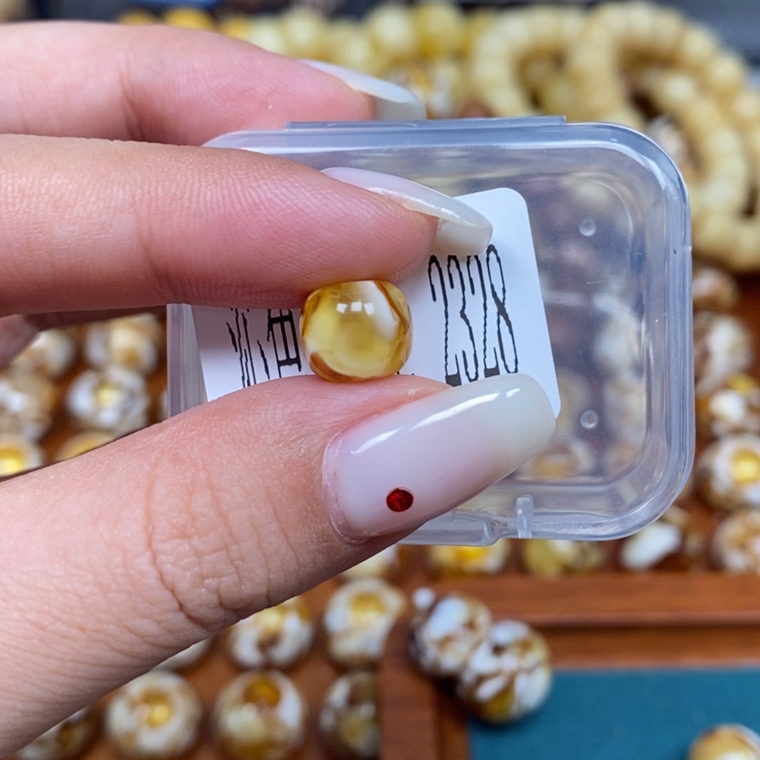 蜜蜡未镶嵌珠宝奇石2328