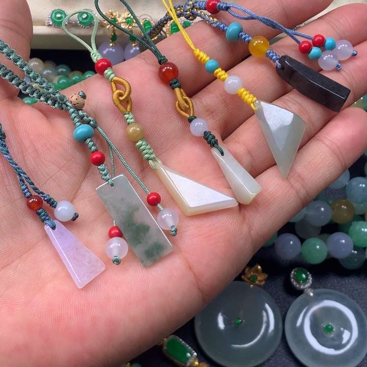 翡翠未镶嵌颈饰翡翠挂饰 多样性选其一