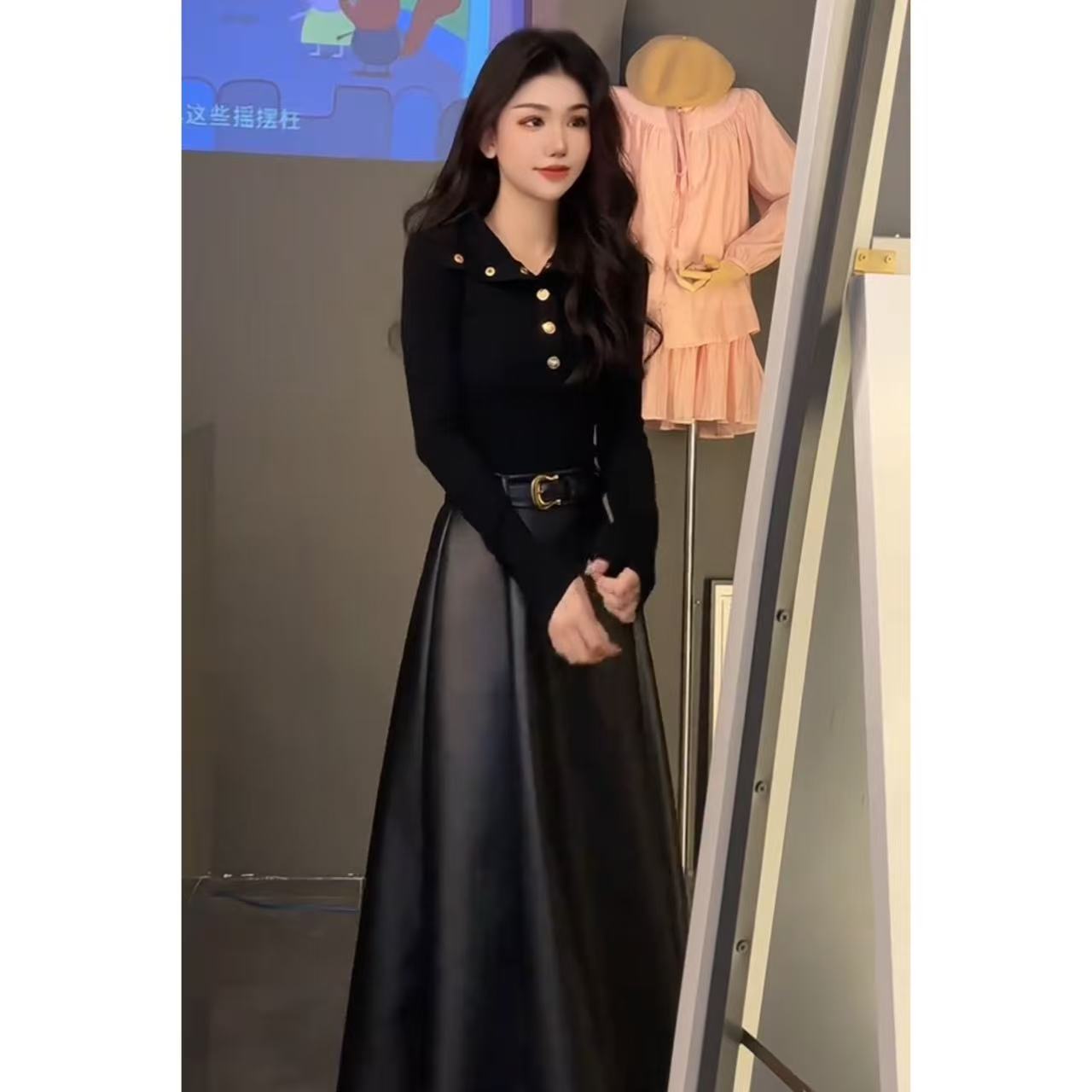 半开领长袖修身T恤女秋季紧身收腰短款打底上衣+皮裙套装