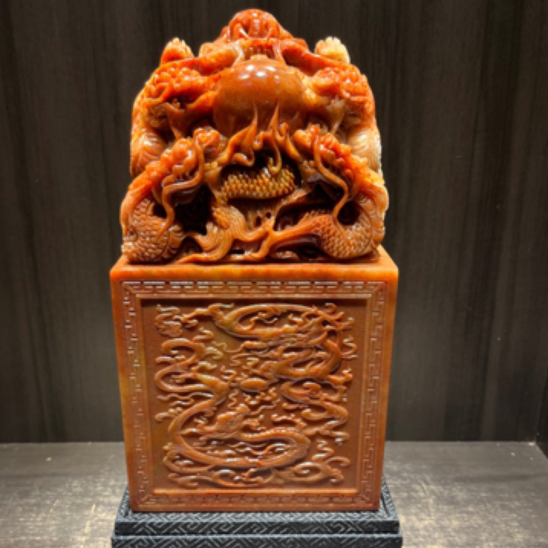 寿山石九龙大印章、大气上档次、雕刻工精致雕琢设计风格