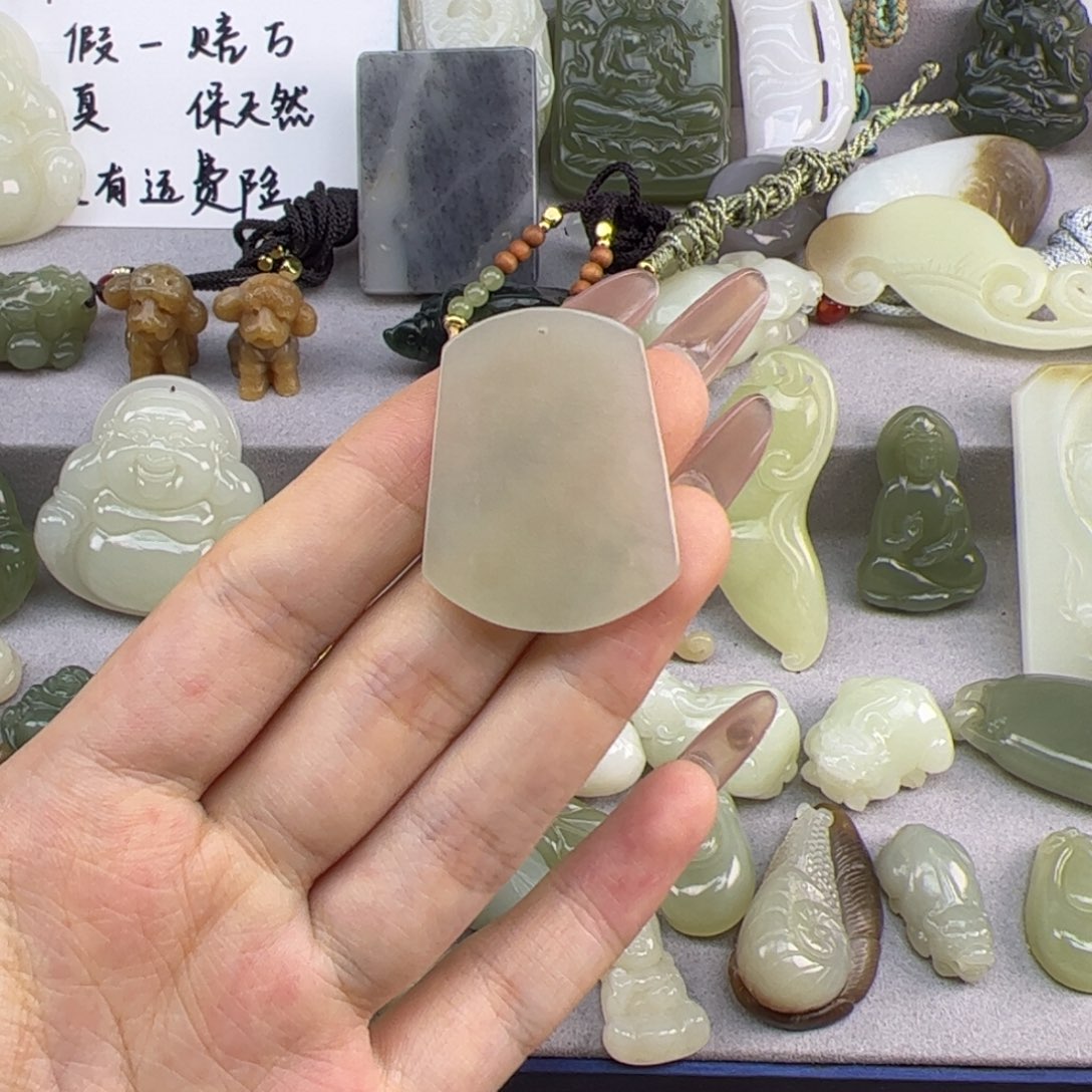 和田玉未镶嵌颈饰和田玉挂件微瑕疵