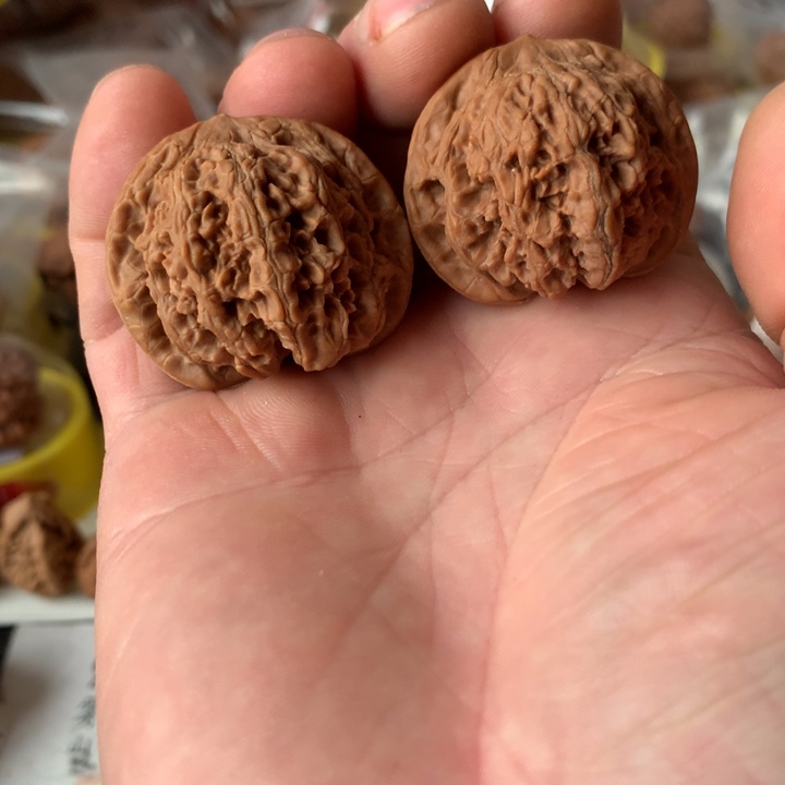 文玩核桃吊坠龙洞欲38