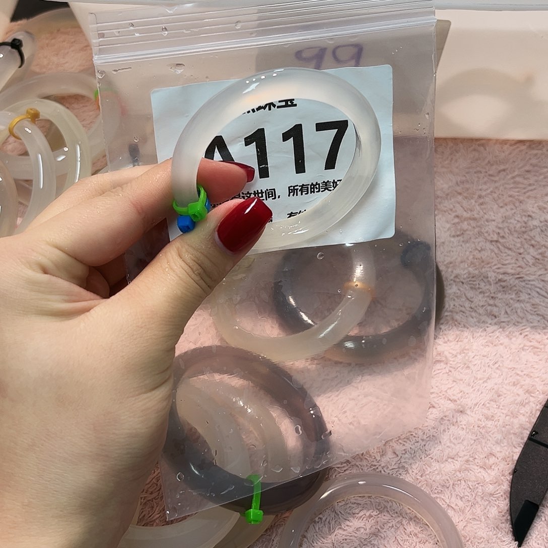 玛瑙/玉髓未镶嵌手镯A117