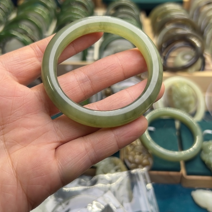 和田玉手镯未镶嵌49.9圈围B0002