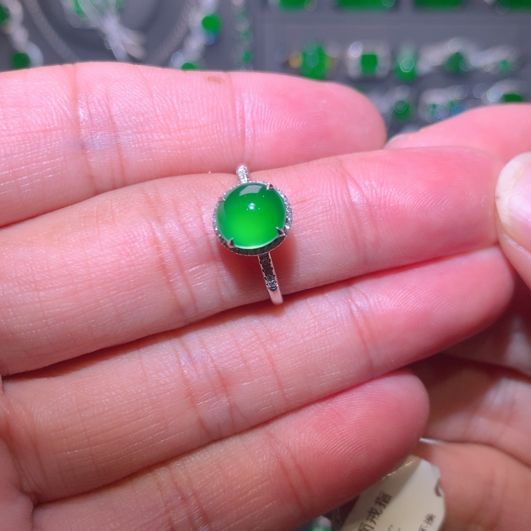翡翠戒指9K金镶嵌天然翡翠