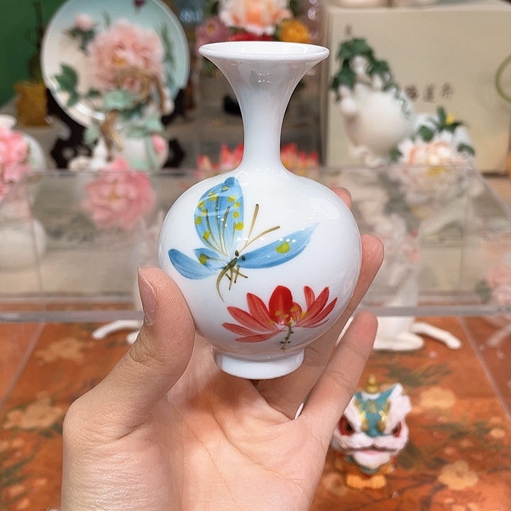 手工陶瓷精致摆件