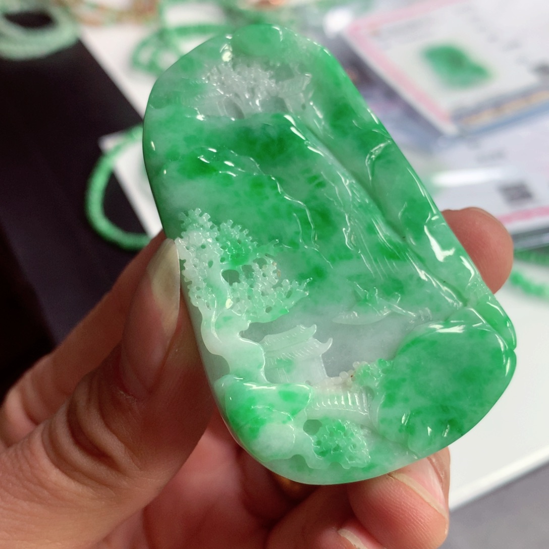 翡翠颈饰未镶嵌吊坠