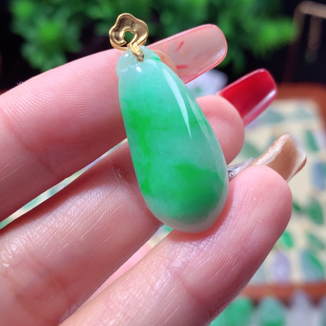 翡翠吊坠(不含链)18K金镶嵌