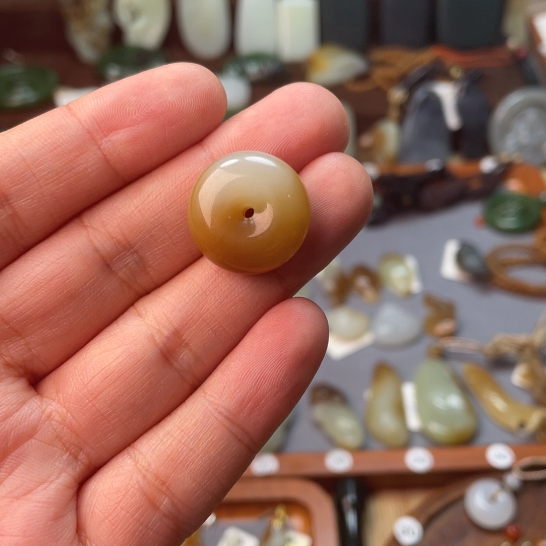 颈饰未镶嵌和田玉朝*