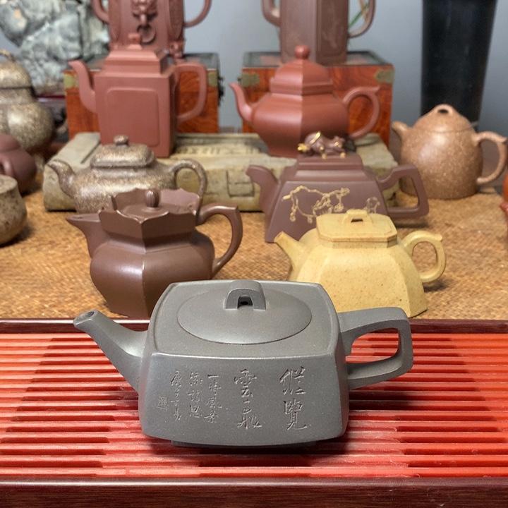 紫砂茶壶四方青灰段工艺师刻