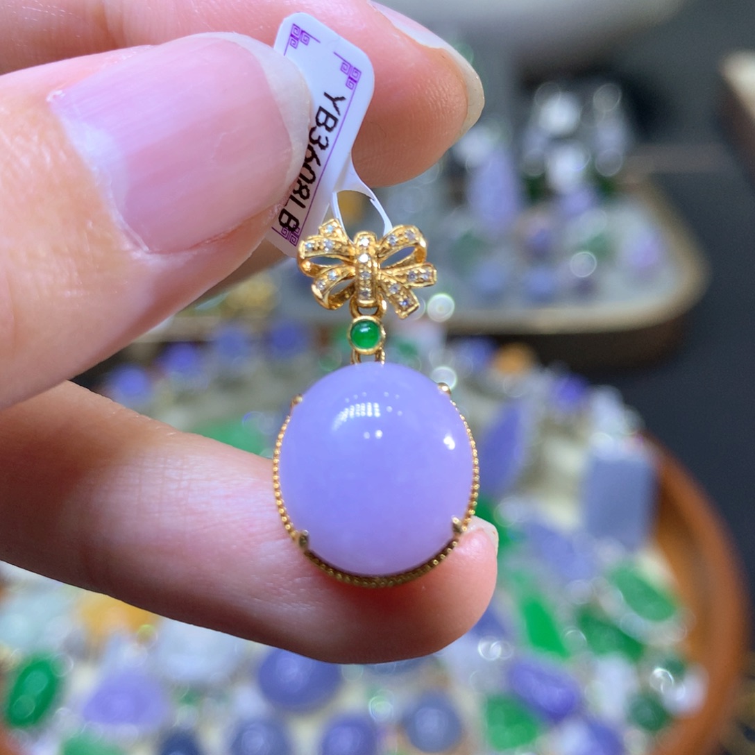 【闪购商品】翡翠颈饰18K金镶嵌翡翠吊坠项链