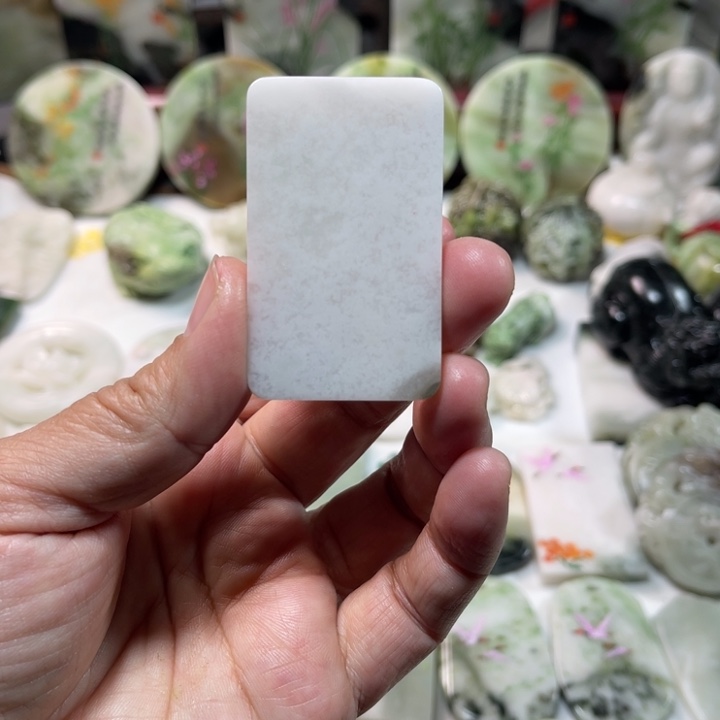 独山玉未镶嵌颈饰