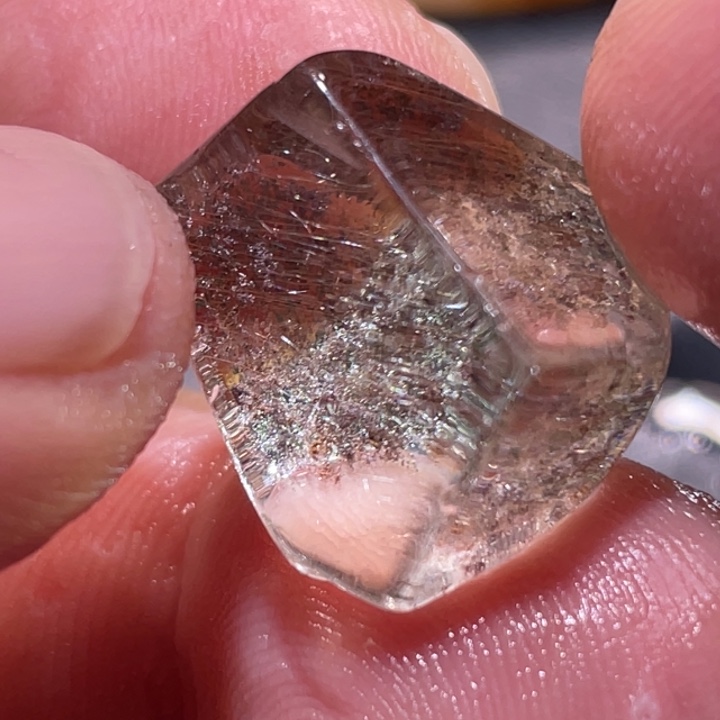 獭***鱼发晶未镶嵌颈饰钛