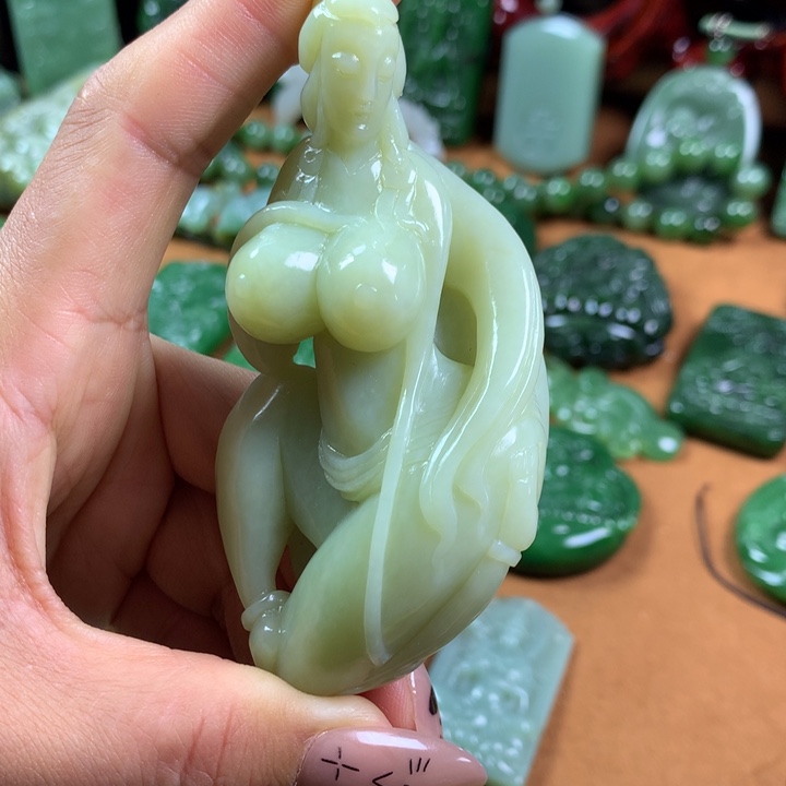 和田玉未镶嵌颈饰