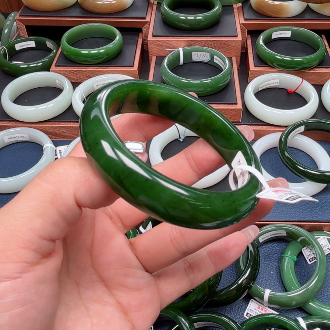 未镶嵌手镯和田玉（碧玉）岁**好