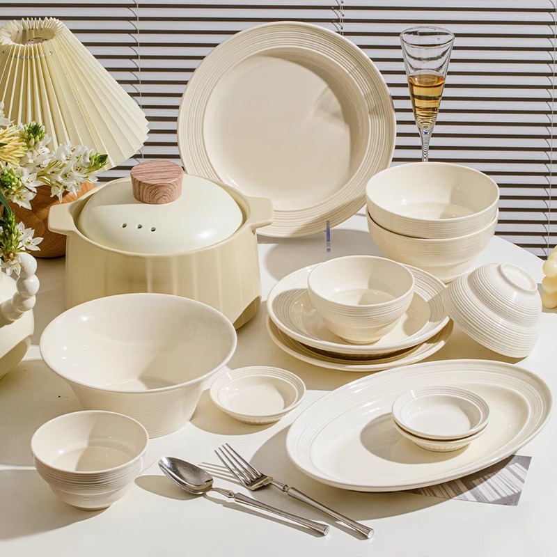 釉下彩2025新款餐具套装家用简约陶瓷碗盘高级感餐具全套