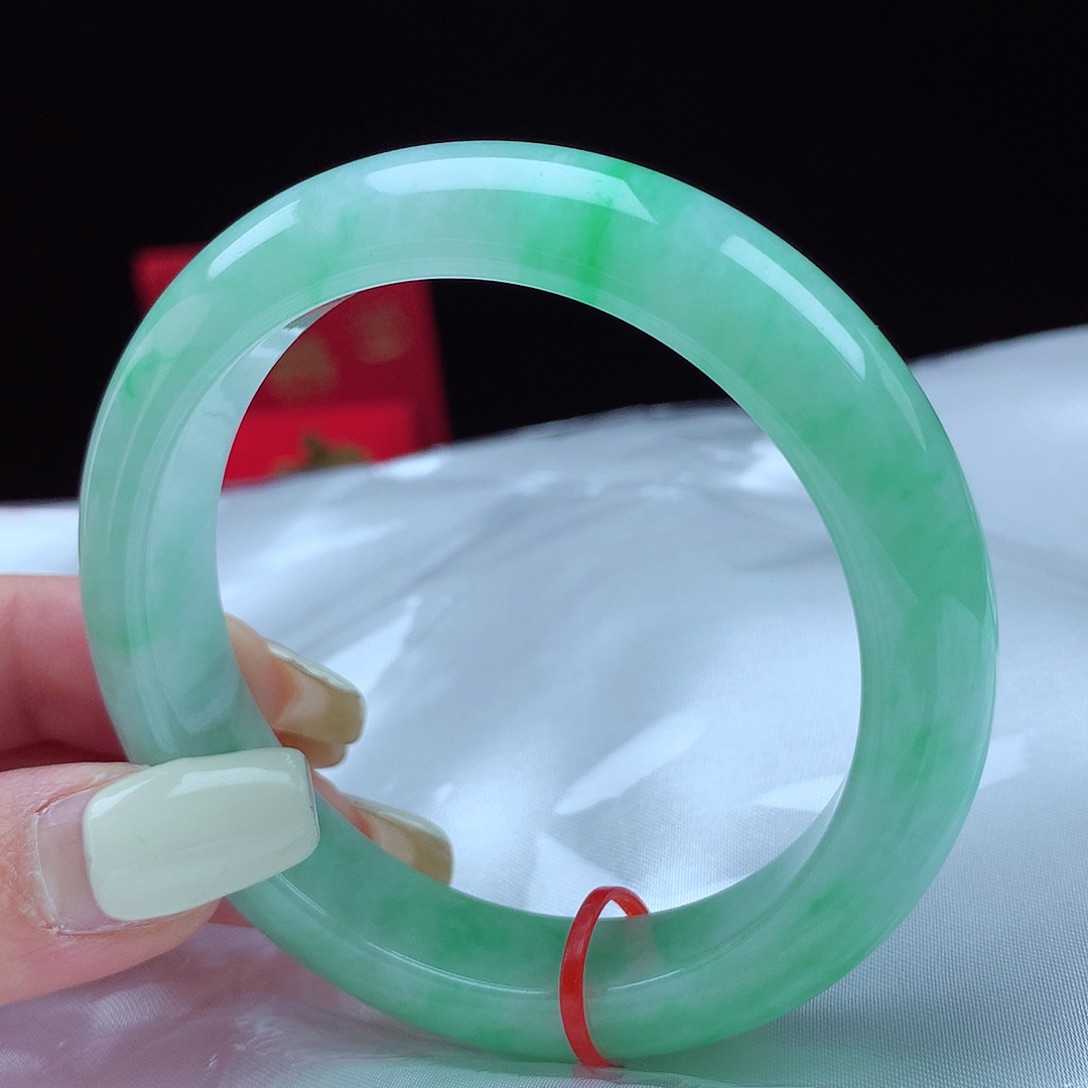 翡翠手镯未镶嵌55-56圈