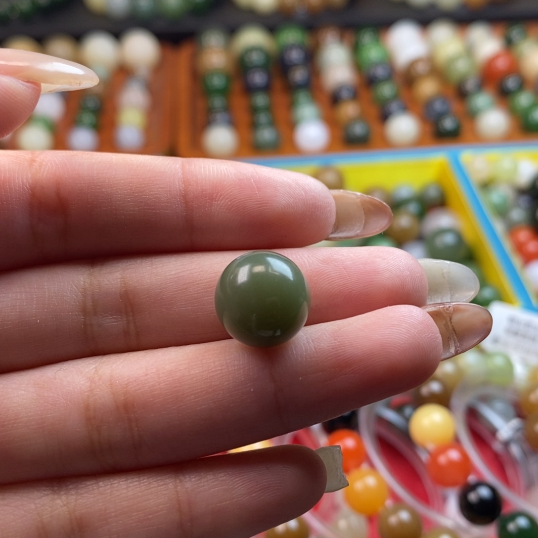 和田玉未镶嵌手串福利沙枣青单珠