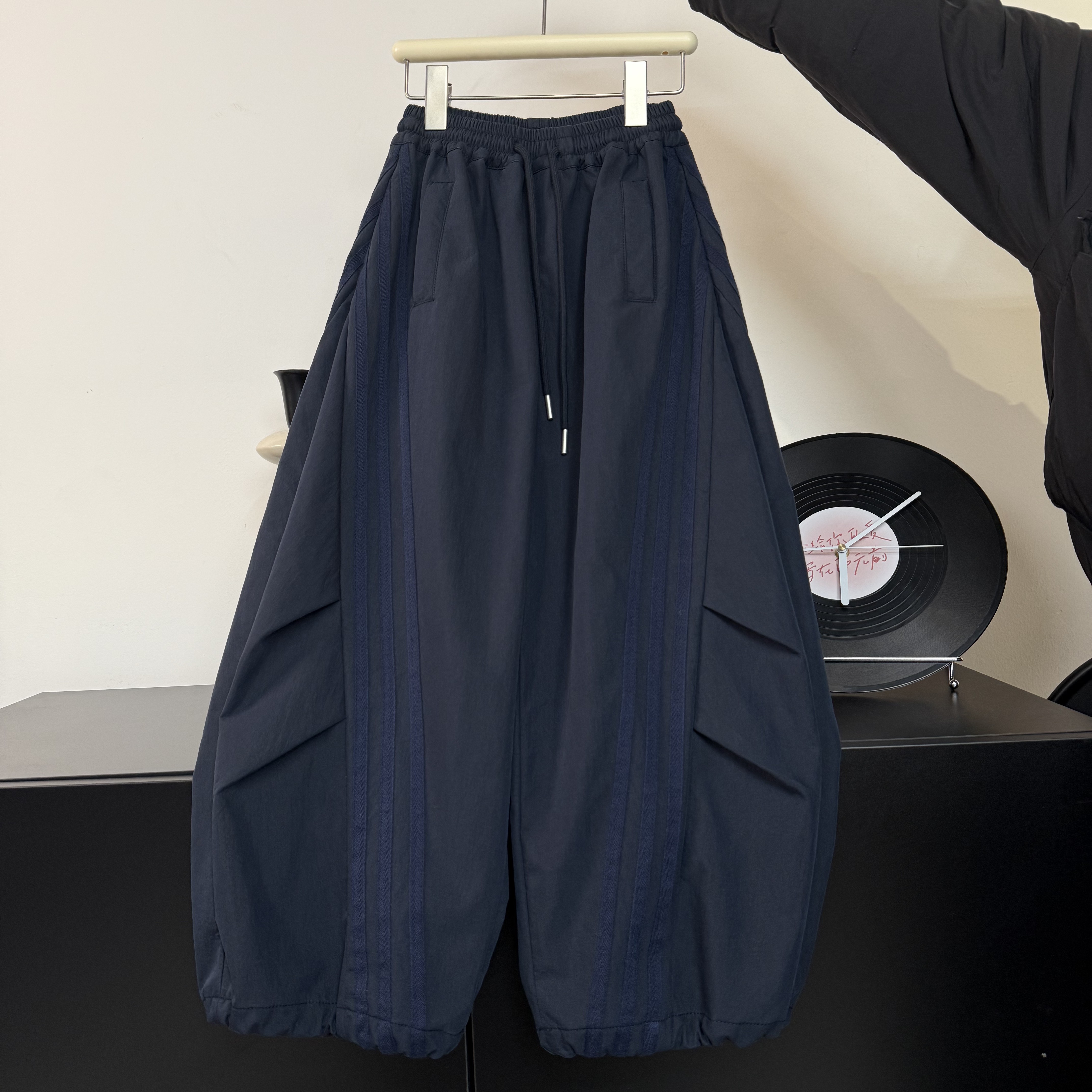 2588儿童韩版秋冬加绒设计款时尚百搭男童女男加绒伞兵裤