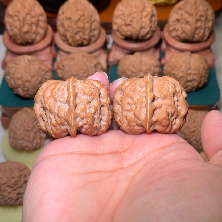 文玩核桃把件门头沟元宝