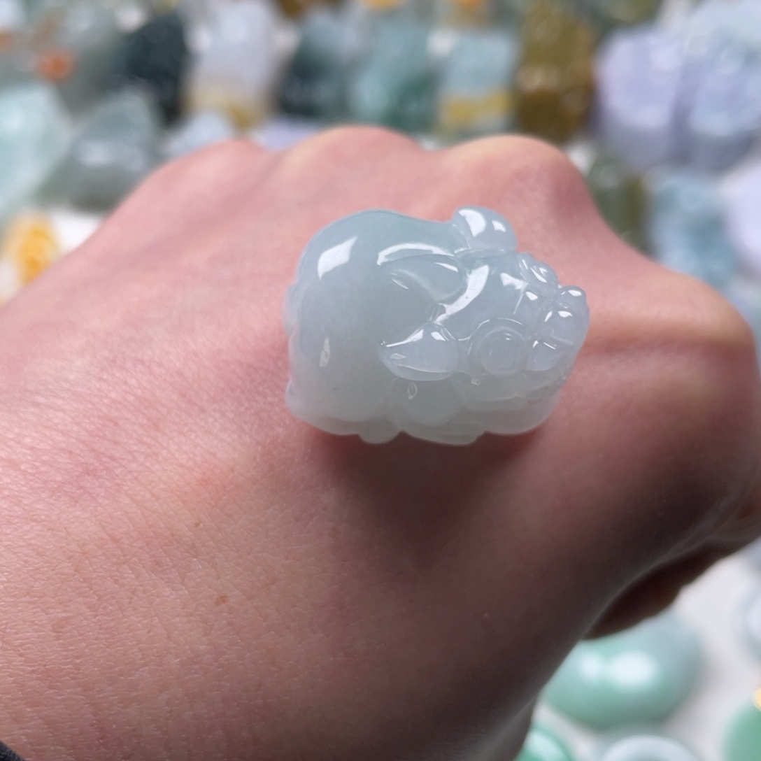 翡翠吊坠(赠链)未镶嵌