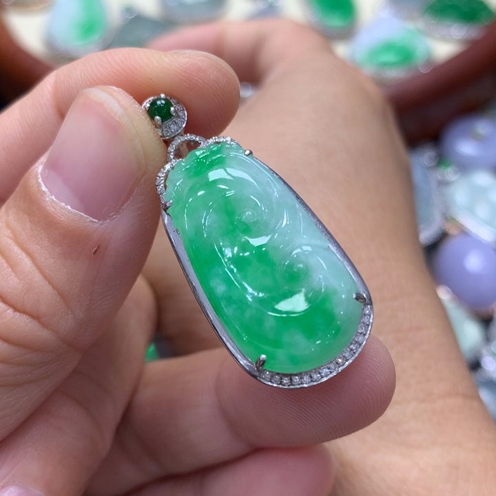 翡翠吊坠(不含链)18K金镶嵌