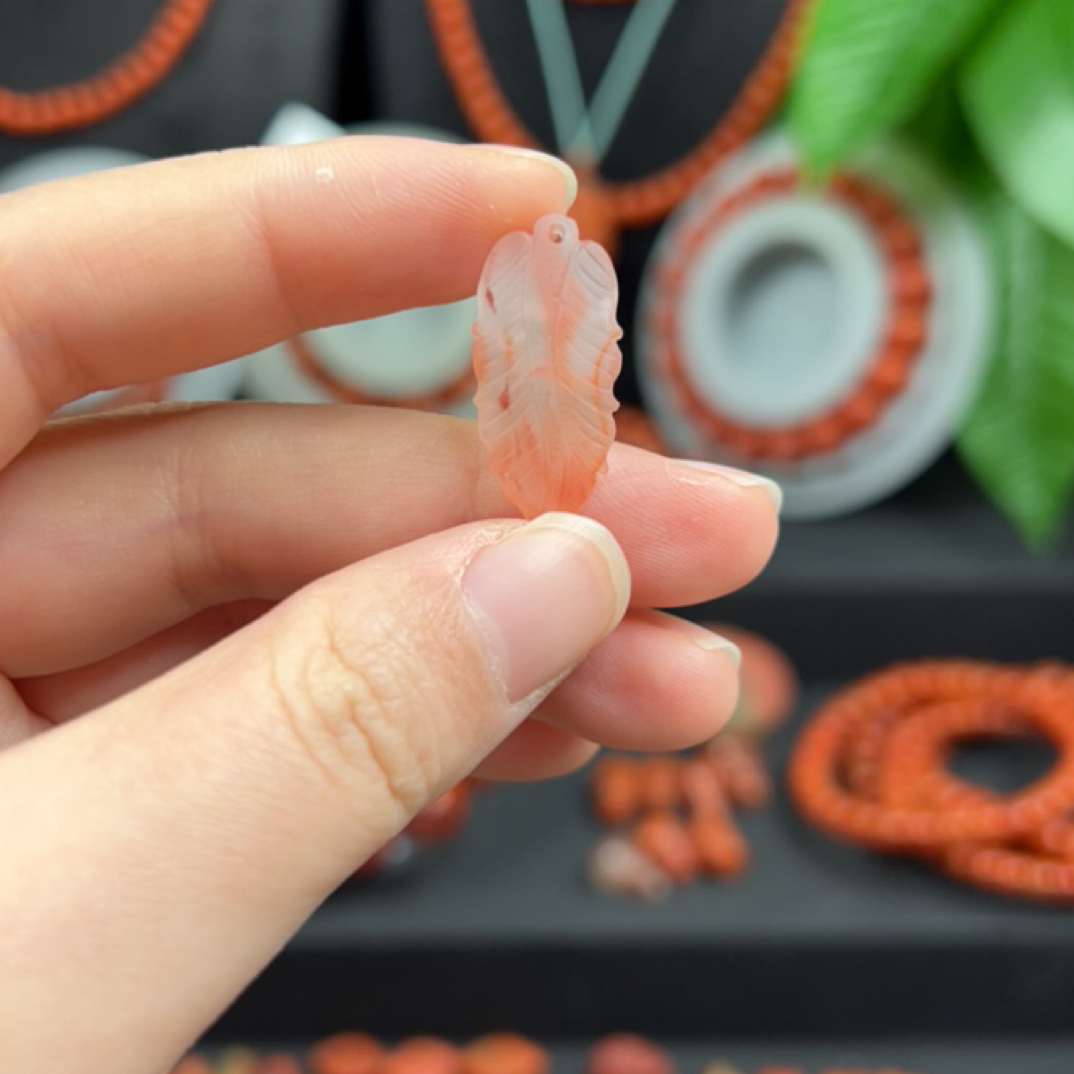 南红冰飘叶子 卡23可抛光打磨可打孔 吊坠男女款简约百搭