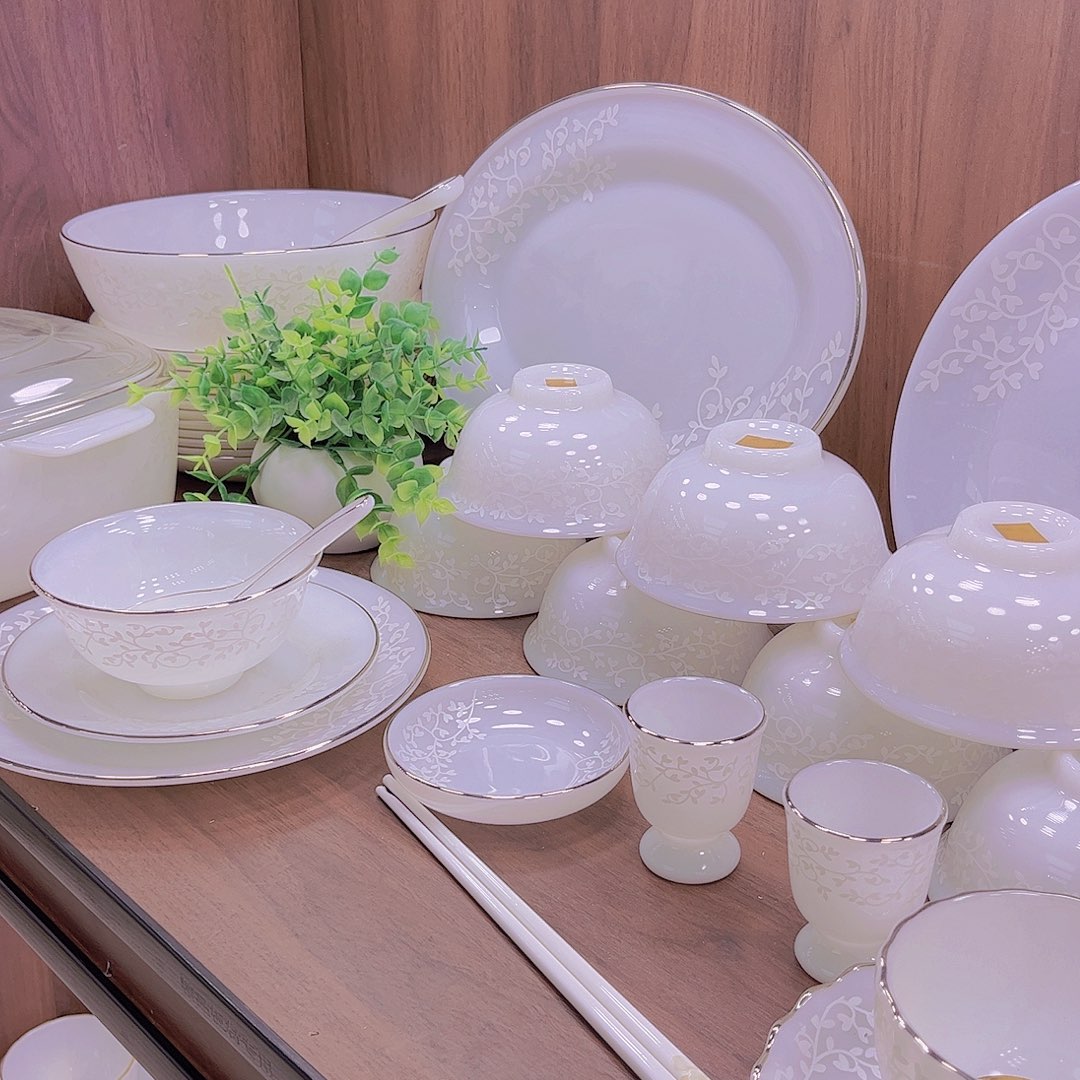 骨瓷暗香浮动碗碟单拍