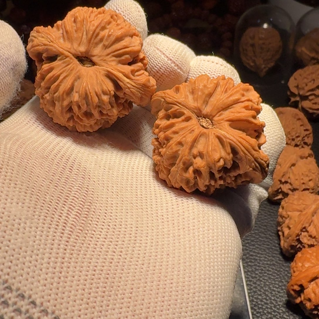 ⑦****吊坠文玩核桃有黄有色差有修