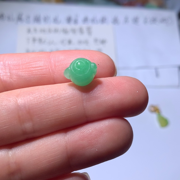 翡翠未镶嵌颈饰翡翠2