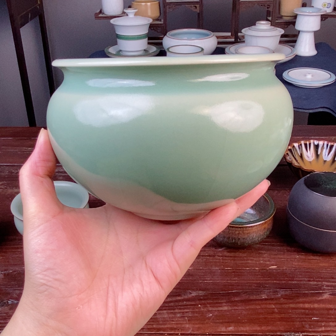 朱砂胎梅子青开片 缸水洗 