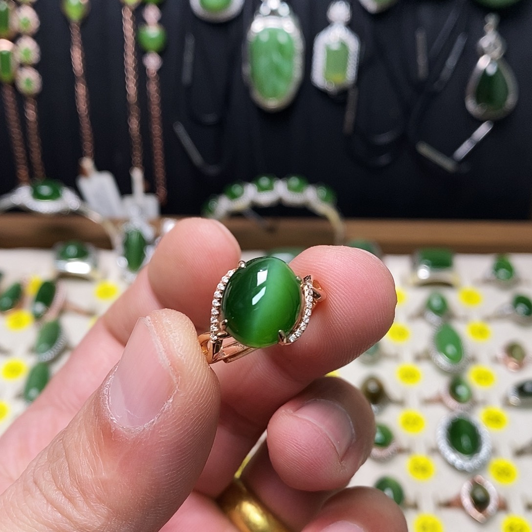 和田玉（碧玉）18K金镶嵌戒指