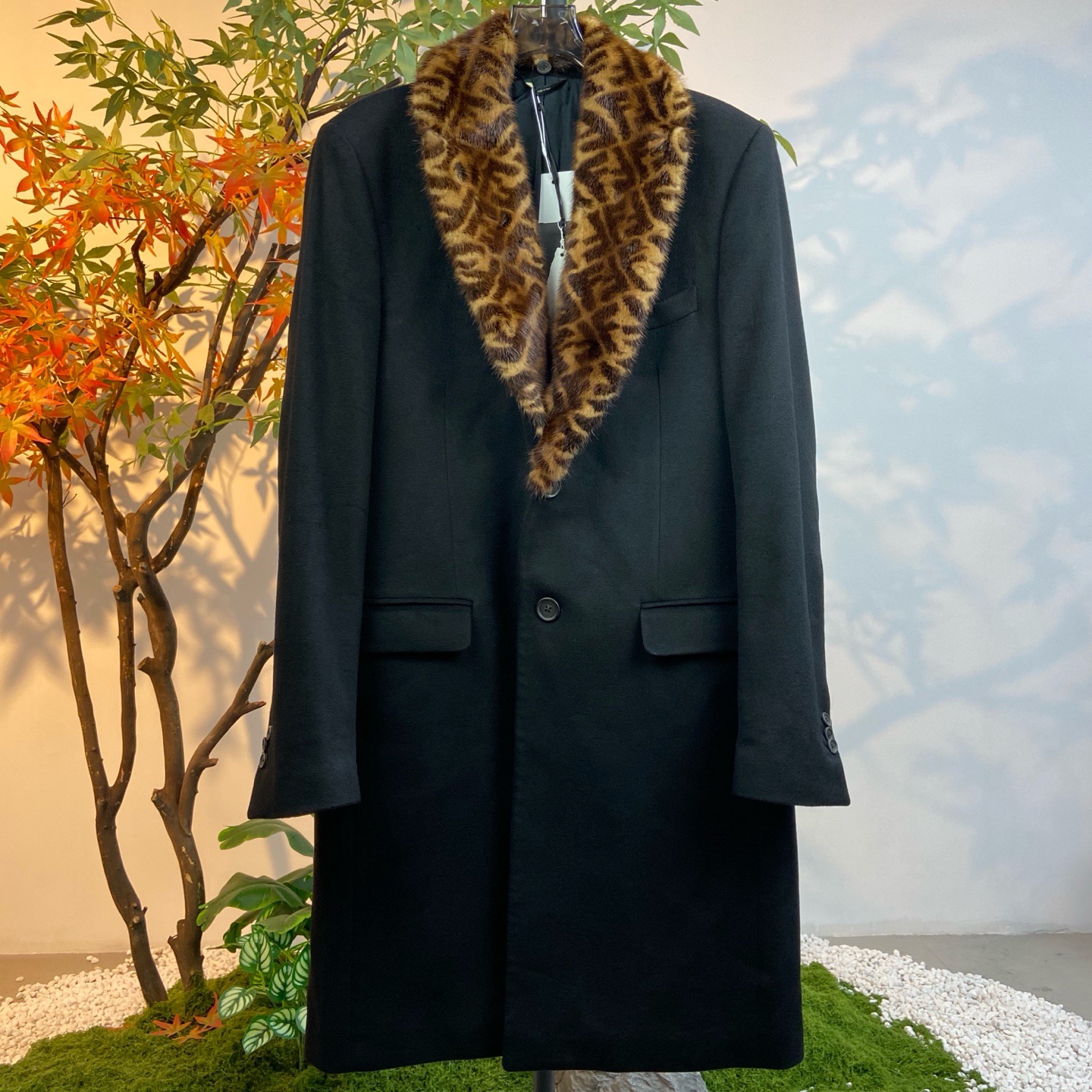 未使用 FENDI/芬迪 2508139/50码/满印毛领单排扣口袋大衣