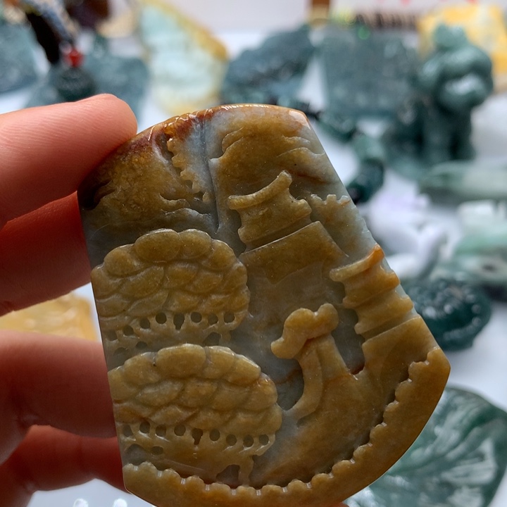 翡翠颈饰未镶嵌保真天然A货翡翠