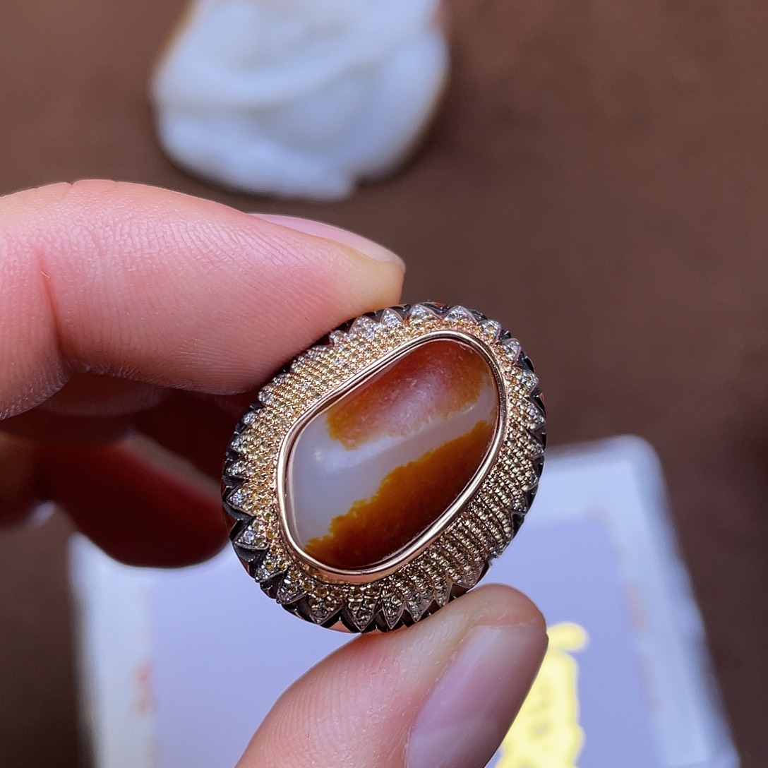 和田玉颈饰18K金镶嵌