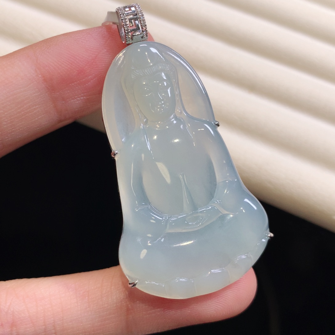 翡翠颈饰18K金镶嵌观音