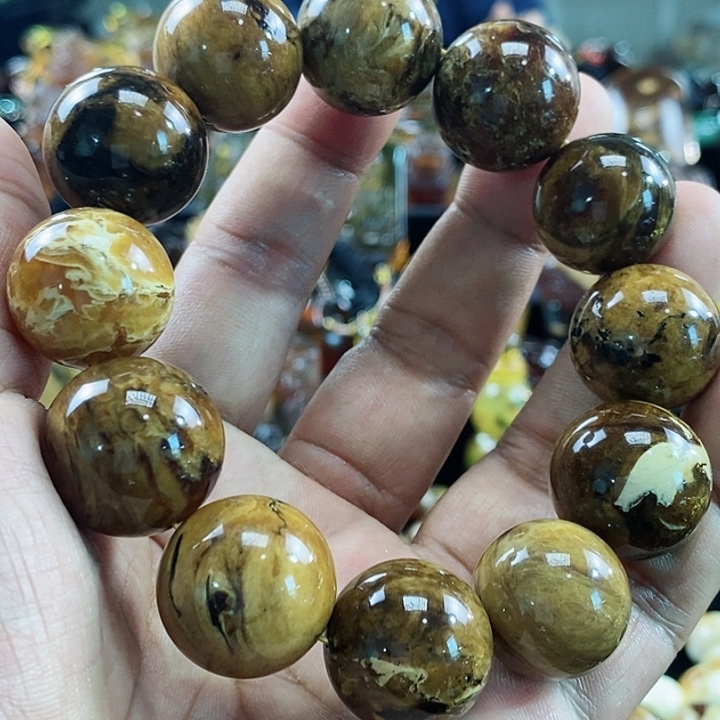 琥珀颈饰未镶嵌一