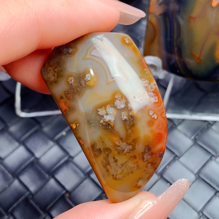 玛瑙/玉髓颈饰未镶嵌毛****?