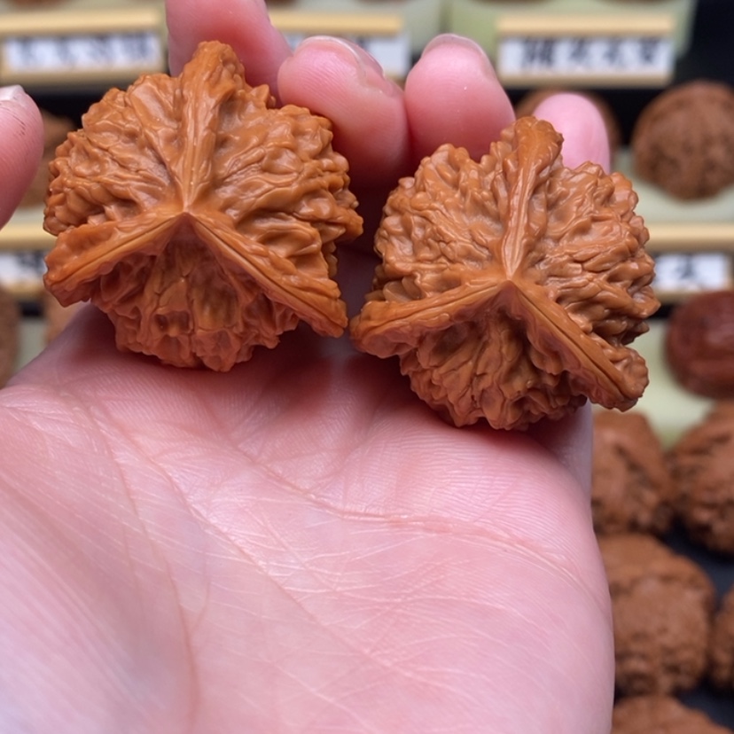 【闪购商品】文玩核桃吊坠哦*?三棱