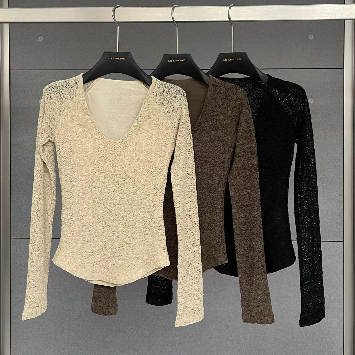 「HMM」V领蕾丝带胸垫修身打底