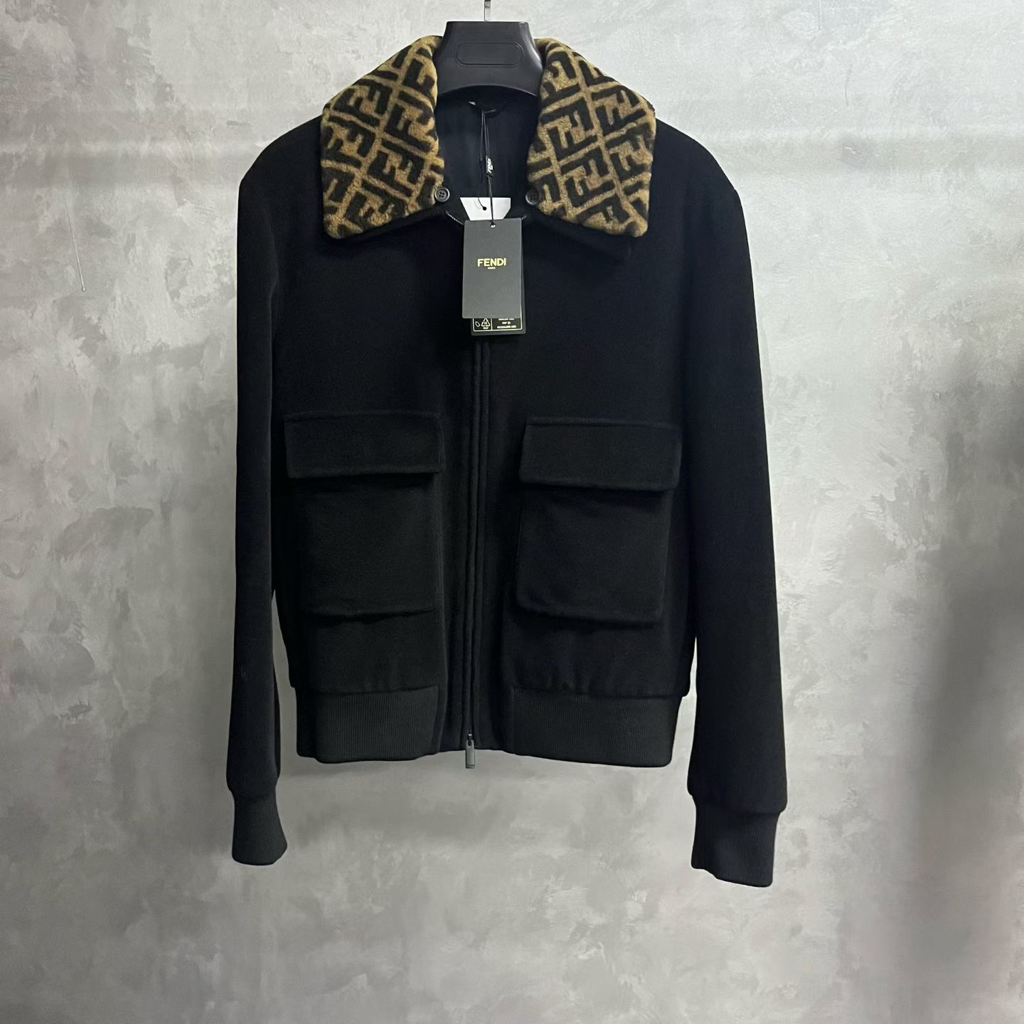 99新 FENDI/芬迪 黑色可拆卸翻领单排扣长袖夹克外套/50