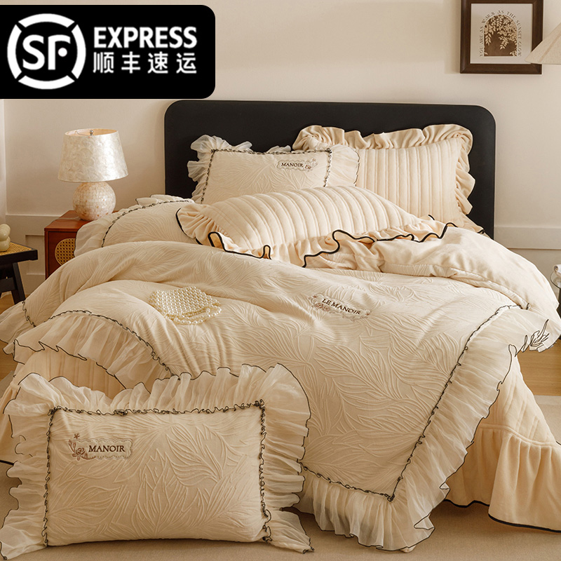 皇后娘娘法式公主风雕花牛奶绒四件套床盖款韩式蕾丝花边加厚被套