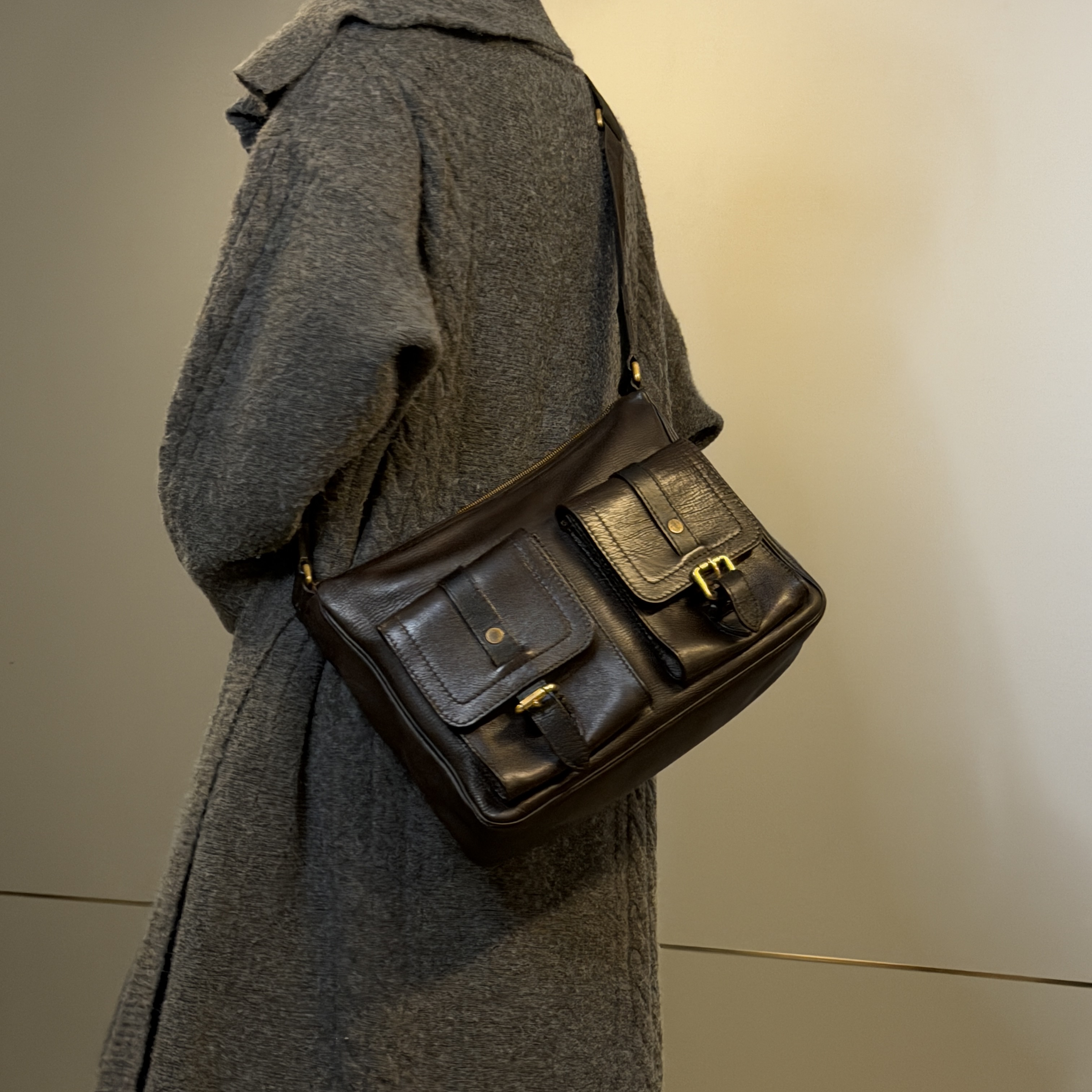 95新 LouisVuitton/路易威登 棕金沙漠戈壁 斜挎商务男包