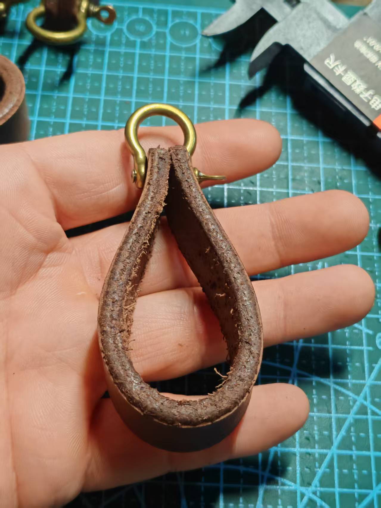 超厚疯马皮烟斗支架